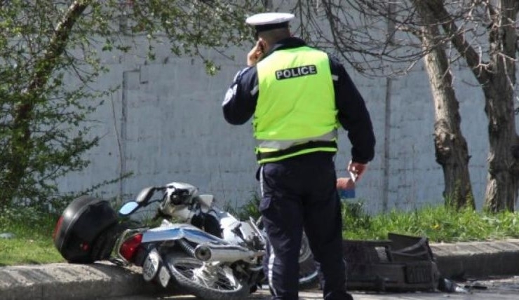 Нередовен моторист от Врачанско си спретнал гонка с монтански полицаи