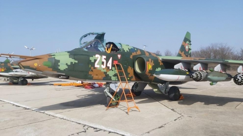 Украйна е получила 14 бойни самолети Су 25 които