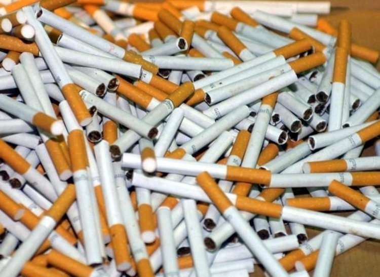 240 къса цигари без бандерол иззели вчера полицейски служители. Нередовната