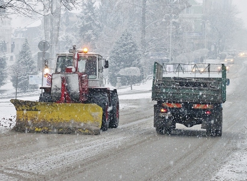 Общо 108 специализирани машини ще чистят снега от 622 километровата републиканска