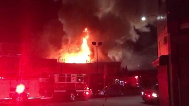 Най малко 16 души загинаха тази нощ при пожар в дискотека