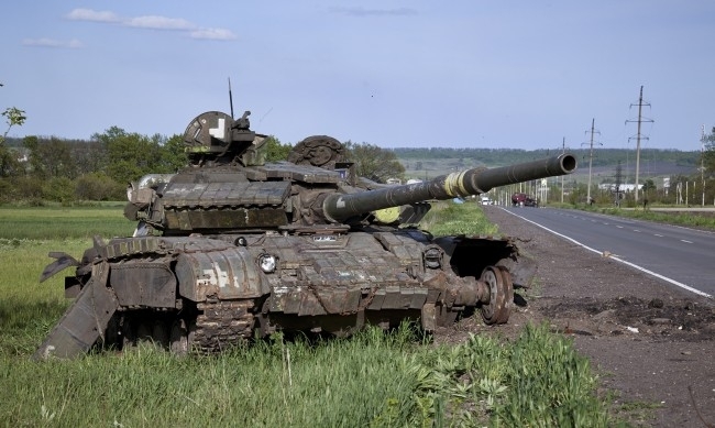 Боевете по фронтовата линия в Източна Украйна не стихват, а