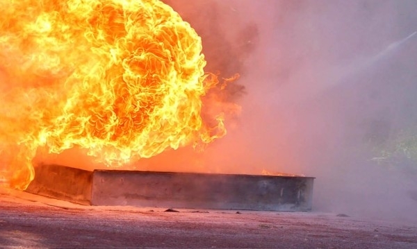 Голям пожар избухна в химически завод в Мелбърн - втория