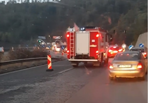 Камион се е запалил и е блокирал трафика към София