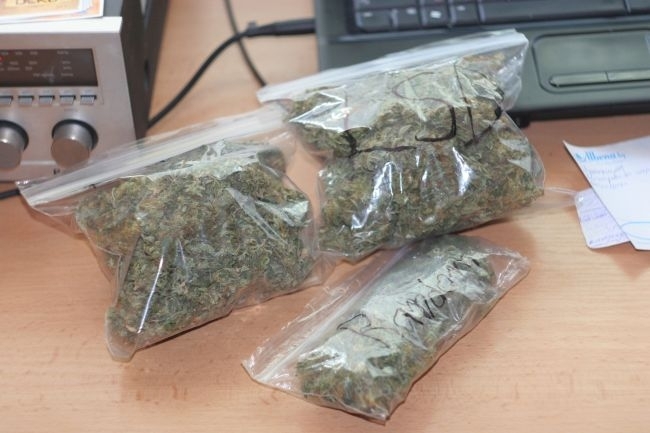 Полицаи намериха над 1 килограм трева у мъж в Монтанско,