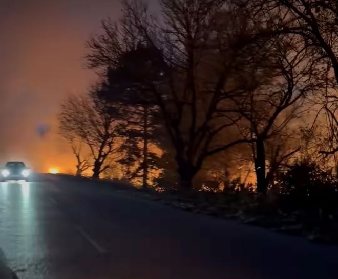 Голям пожар вилня снощи край пътя между видинските села Иново и