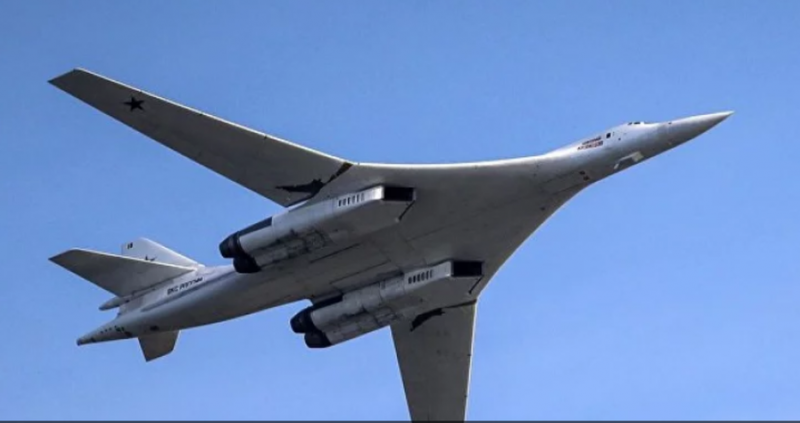 Русия съобщи, че е изпратила два стратегически бомбардировача Ту-160 в