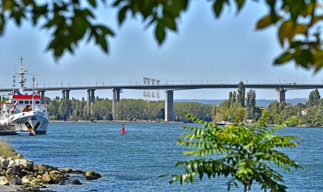 Мъж се самоуби като скочи от Аспаруховия мост във Варна Сигнал