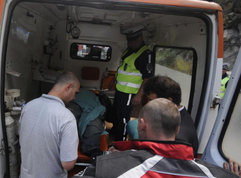 Дядо катастрофира в крайпътен знак във Врачанско съобщиха от пресцентъра