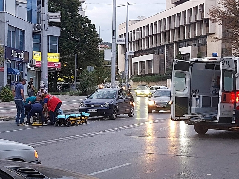 Настаниха в болница баба пометена на пешеходна пътека в Лом