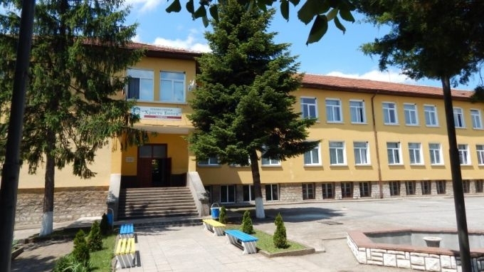 Сградата на бившето училище Христо Ботев в село Паволче ще