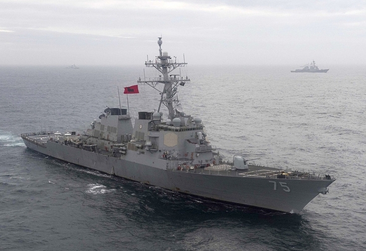 Военно ракетният разрушител USS Donald Cook премина транзитно на 19 януари