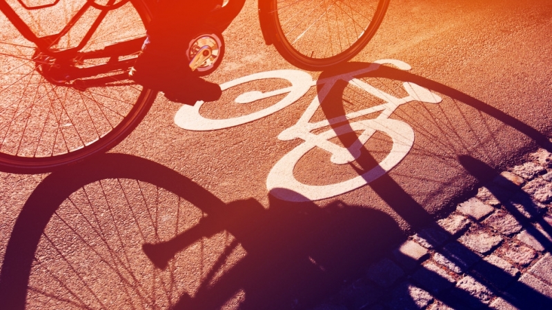 Ходенето на работа пеша с колело или с обществен транспорт може
