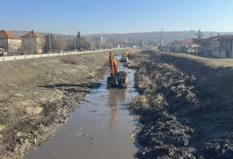 Официално стартираха дейностите по проект Почистване на р Скът и