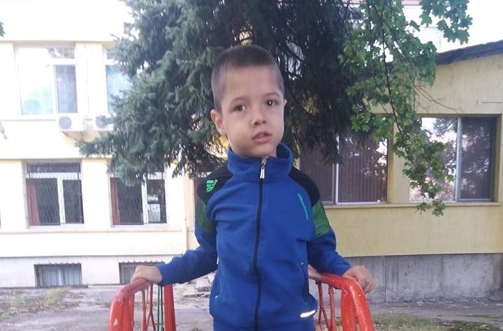 5-годишният Светослав Михайлов от Враца има нужда от помощ, научи
