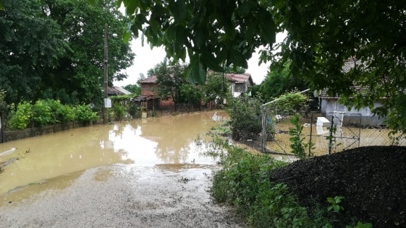 Ситуацията след огромните наводнения остава тежка и в област Видин