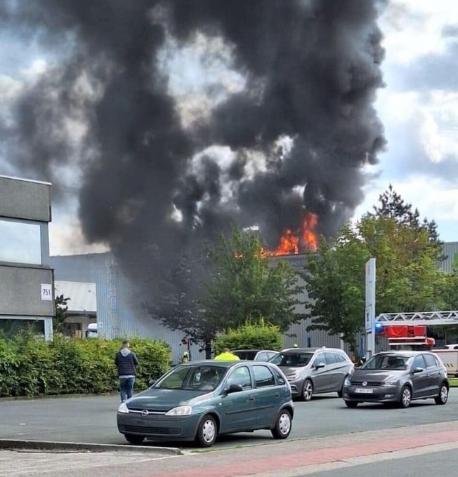 Пожар бушува в продължение на 14 часа в  летище Завентем