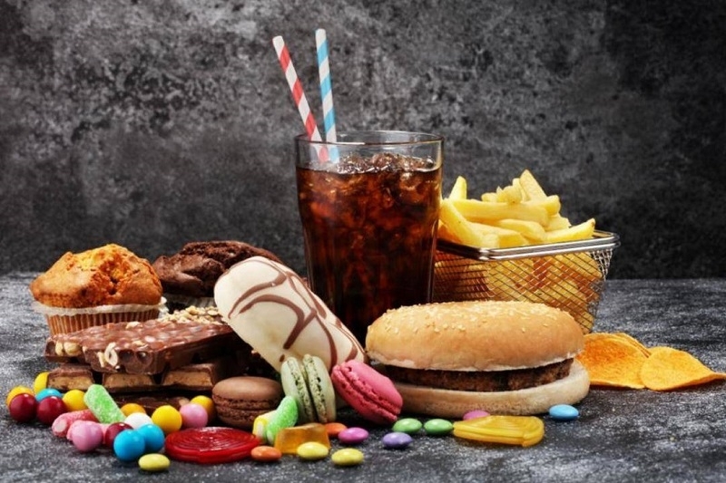 Терапевтът Олег Абакумов посочи че честото използване на захар сол консерви и