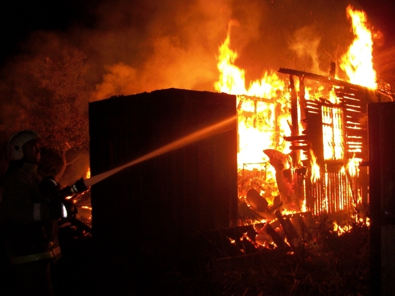 Пожар е избухнал в монтанското село Крапчене съобщиха от полицията