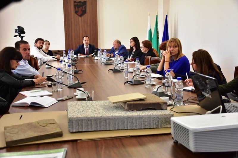 На тайна пресконференция вчера кметът на Враца Калин Каменов призна