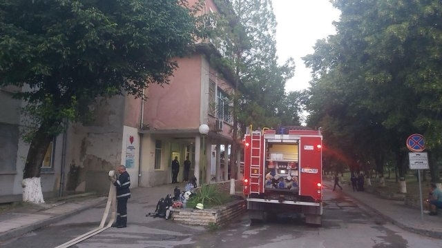 Пожар избухна в болницата в Благоевград Пострадали са четирима пациенти