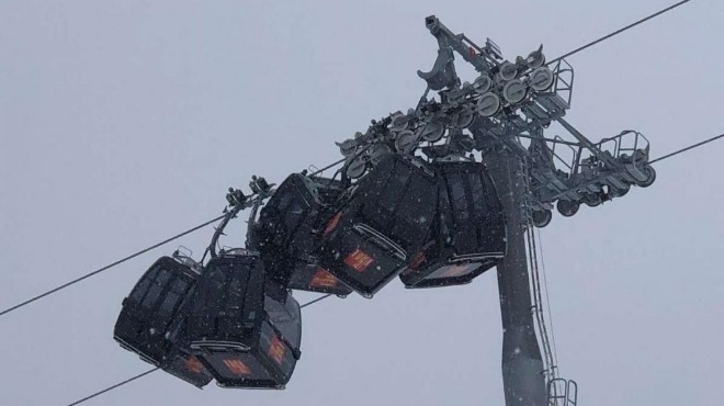 Потресаващ инцидент в австрийски ски курорт по чудо се размина
