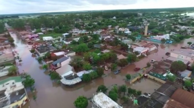 Тежки наводнения в Аржентина над 3 хиляди души бяха