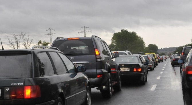 Десетки коли са блокирани в транспортен хаос на Витоша. Автомобилите