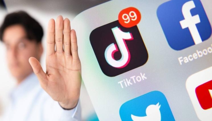 Румънският телекомуникационен регулатор иска спирането на TikTok докато Съветът по