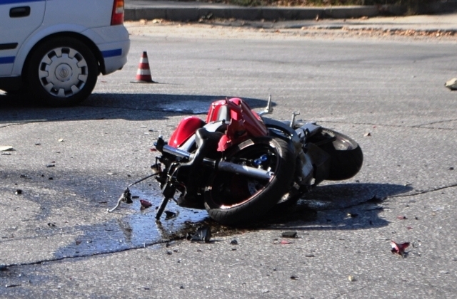 Тежка катастрофа с моторист е станала преди минути във врачанския
