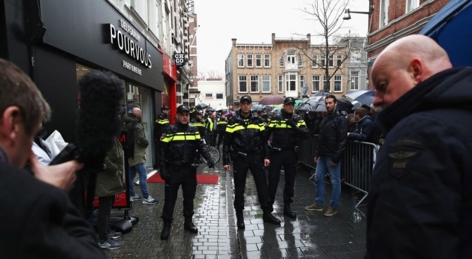 Холандската полиция е предотвратила голям терористичен атентат по време на
