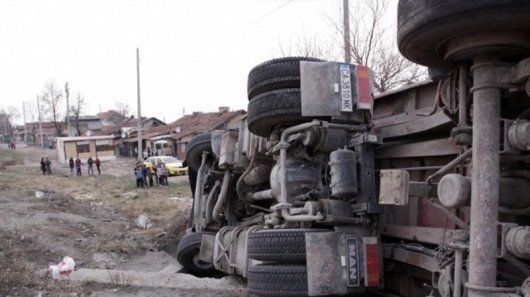 Солидно почерпен шофьор на камион от ломското село Замфир се