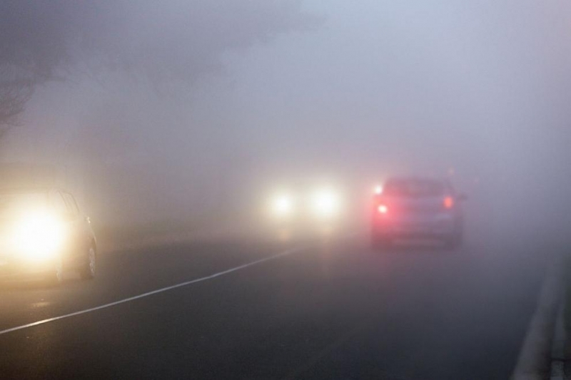 Видимостта в различни райони на страната е намалена заради мъгла,
