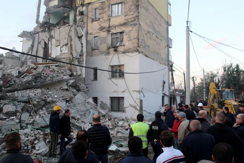 Албанското министерство на отбраната заяви, че още пет тела са