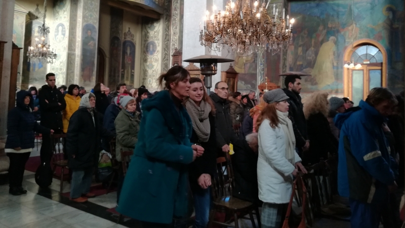 Тържествена света литургия бе отслужена за Рождество Христово в катедралния