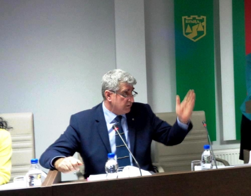 Председателят на общинския съвет във Враца Румен Антов заяви пред