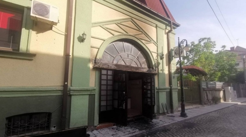 Ден след палежа на българския културен център в Битоля, продължават