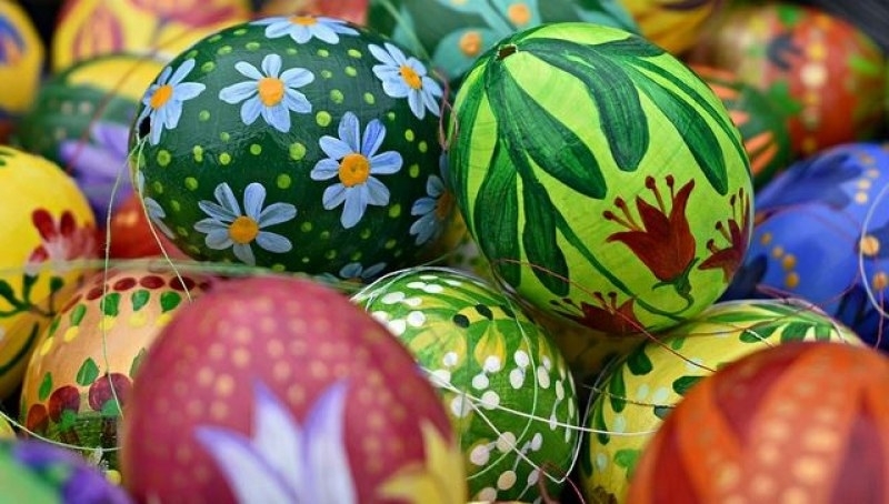 Чукането с яйца на Великден е популярна традиция, която възприемаме