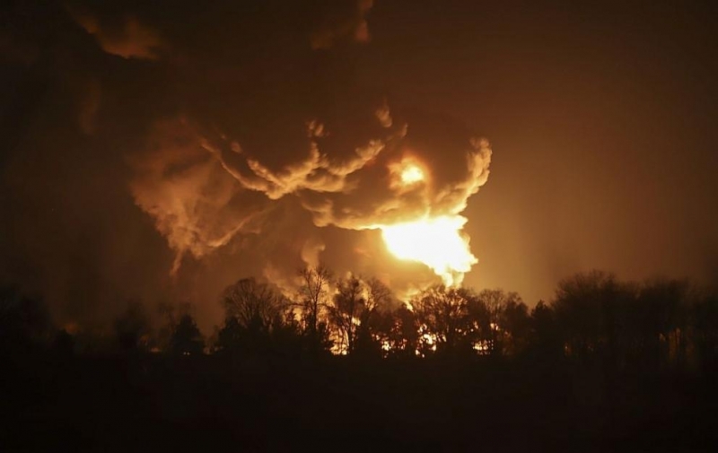 Русия атакува и разруши украинската военновъздушна база „Староконстантинов“, като използва