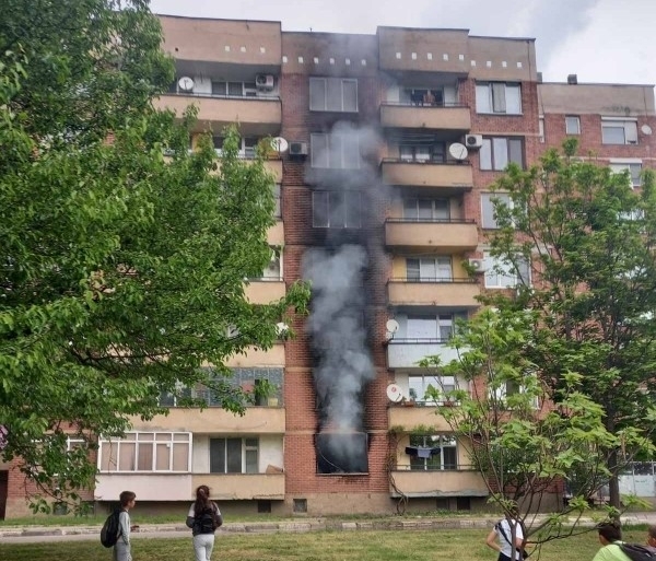 Късо съединение е вероятната причина за пожара в апартамента в