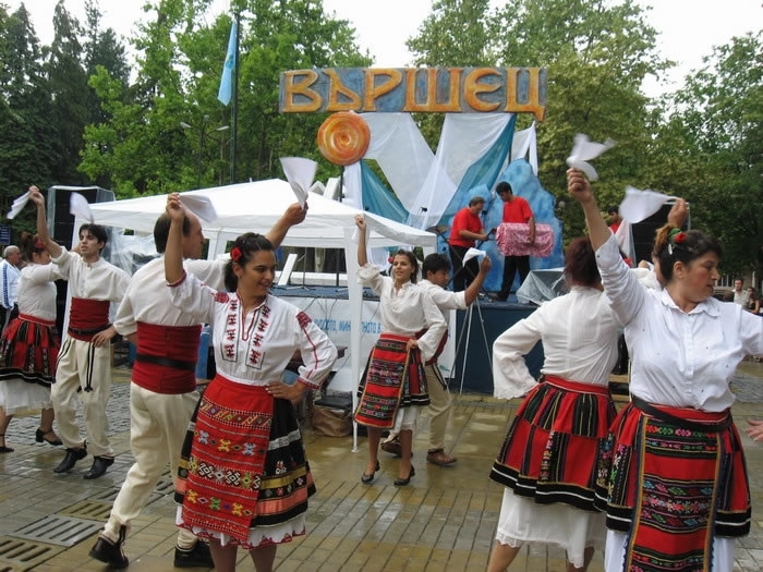 На 1 август започна Празника на курорта минералната вода и Балкана