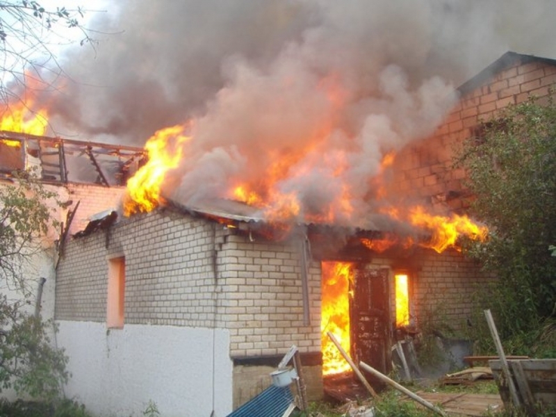 Небрежен стопанин подпали дома си, съобщиха от полицията във Видин.