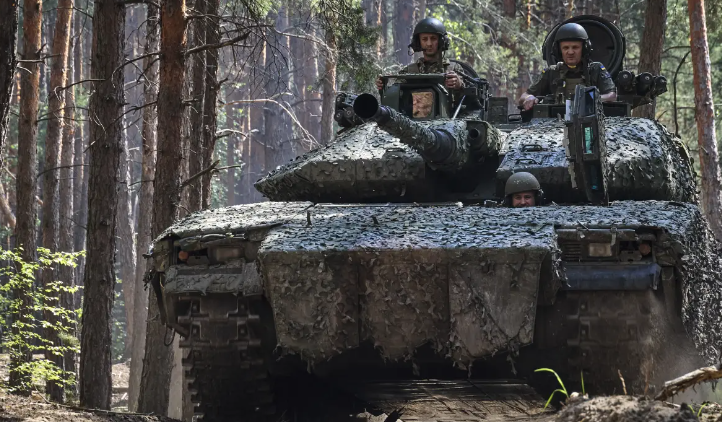 Руската армия изтегля част от силите си от Североизточна Украйна