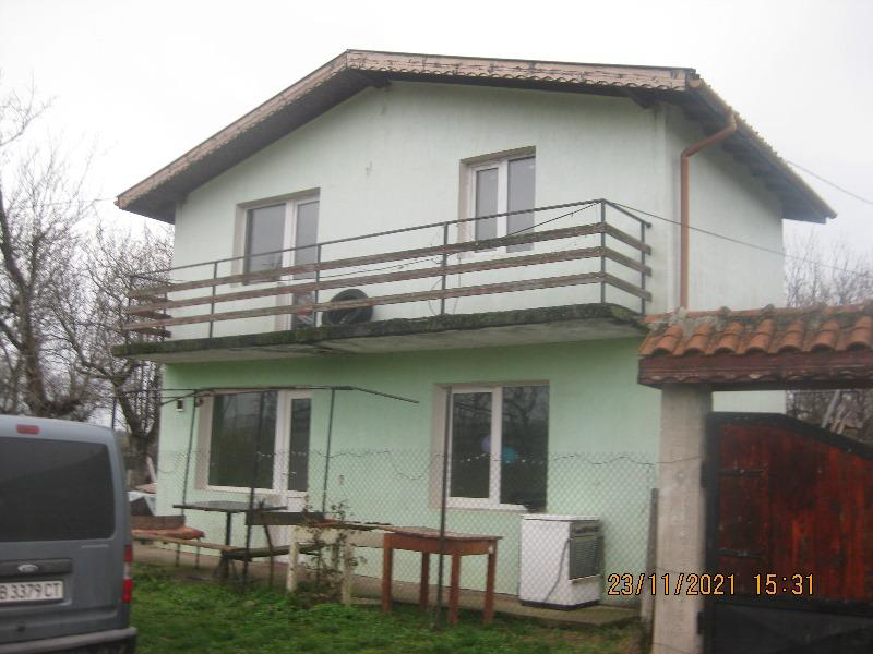 НАП обяви за публична продан къща във Врачанско, научи BulNews.
Имотът