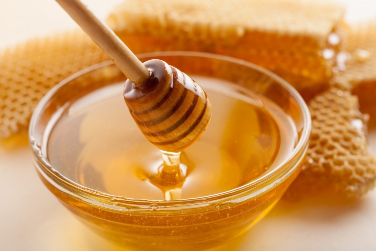 Повечето хора са запознати със здравословните ползи на меда, но