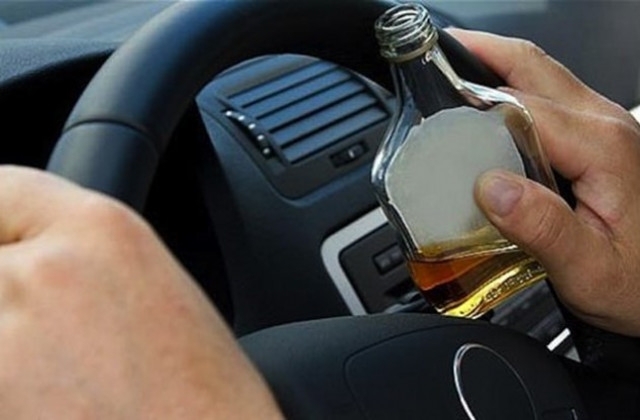 Водач на лек автомобил, шофиращ с над 3.5 промила алкохол,