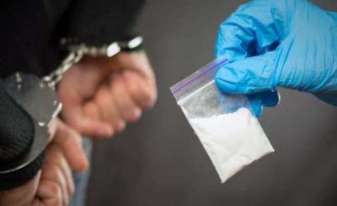 Намериха 3 килограма дрога в хотел във Враца има задържан