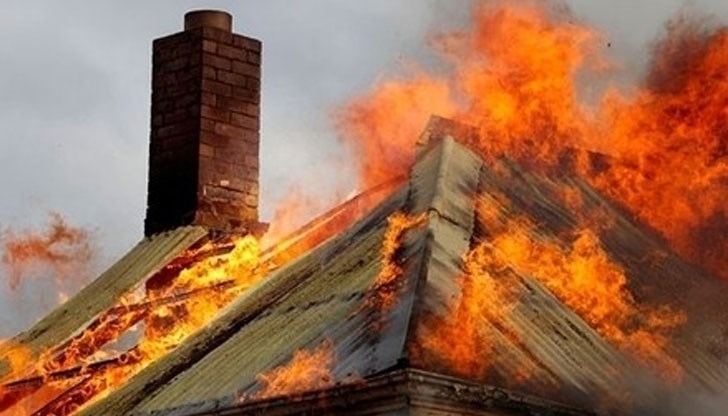 Покрив на къща във врачанското село Бутан е изгорял, полицията
