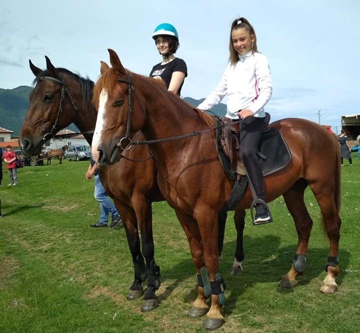 Калина Илиева от Мездра завоюва трето място на конните игри