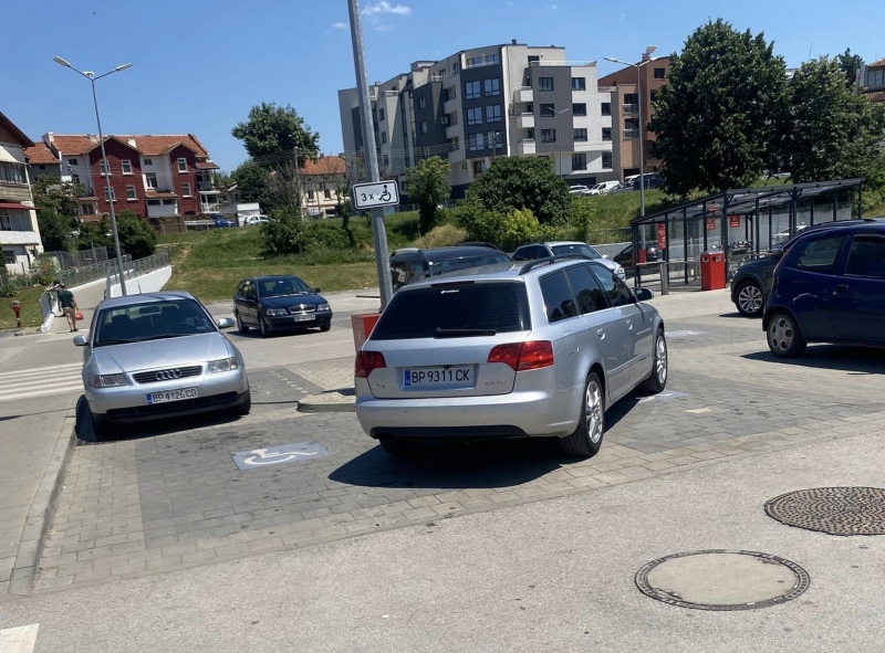Агенция BulNews от години разобличава наглите шофьори във Враца а